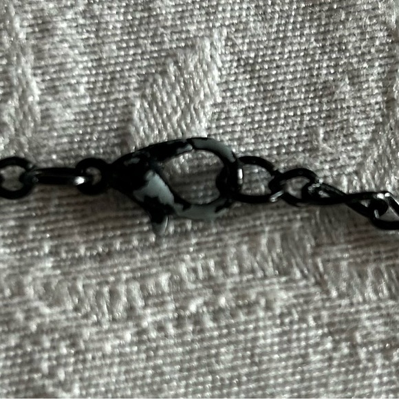 Elegant Black and Red Beaded Necklace Set - Picture 5 of 5